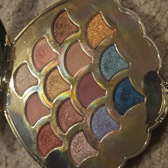 Makeup Bundle - Picture 2 of 5